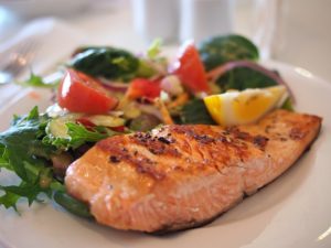 16-hour-fast-salmon-salad